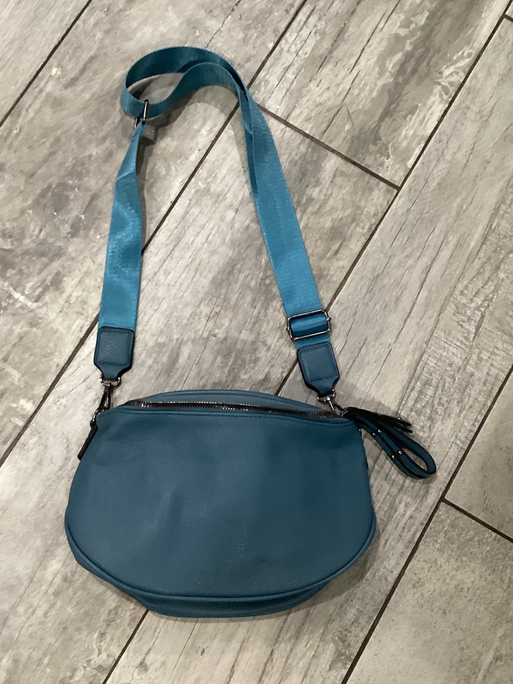 Source Unknown Teal Crossbody Bag with Adjustable Strap